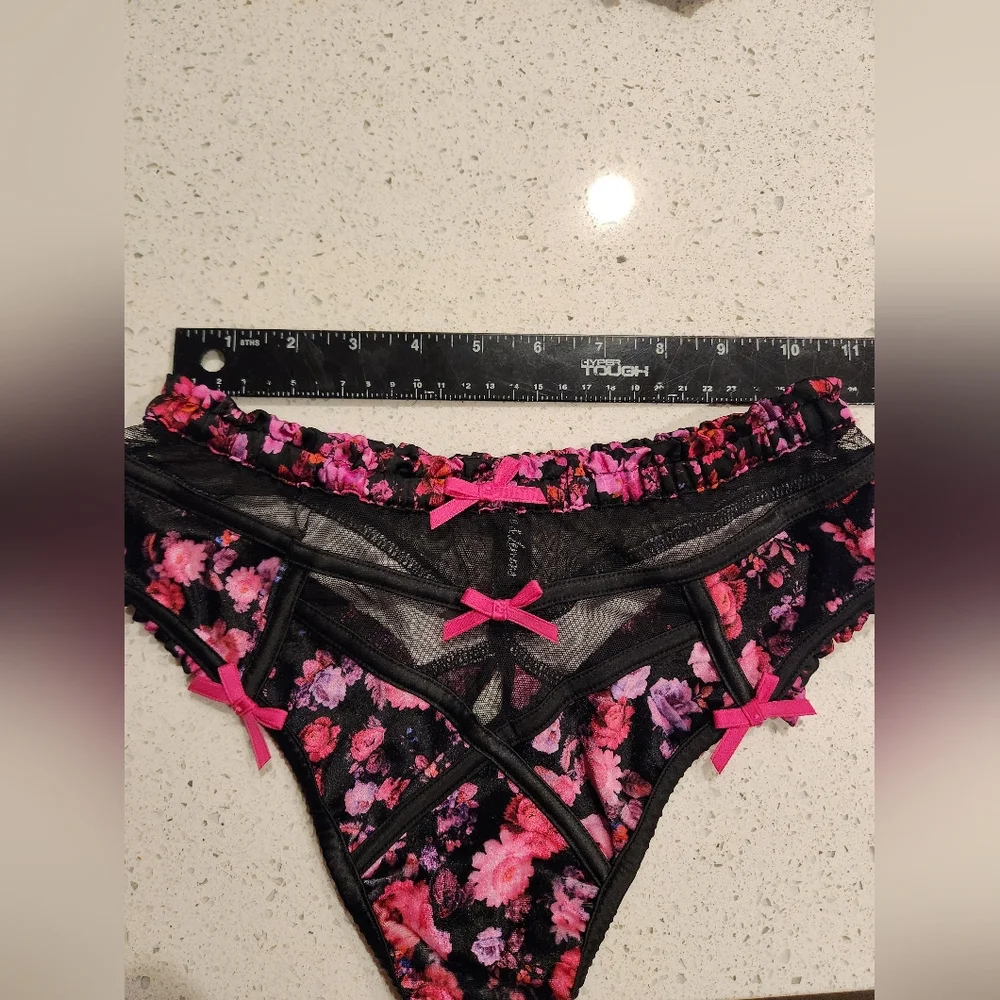 For Love and Lemons X Victoria’s Secret Farrah Bra + Thong set Small‎